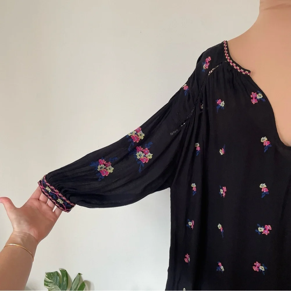 Free People Flowy Babydoll Black Floral Embroidered Peasant Mini Dress EUC Sz S